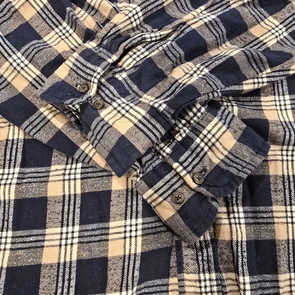 Towncraft Flannel Shirt Navy Plaid Button Down 100% Cotton Men’S Large Layer. - Picture 5 of 11